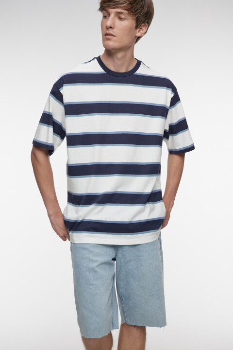 Футболка oversize fit хлопковая в полоску, Черный, Футболка oversize fit хлопковая в полоску
Футболка oversize fit хлопковая в полоску, Черный, Футболка oversize fit хлопковая в полоску