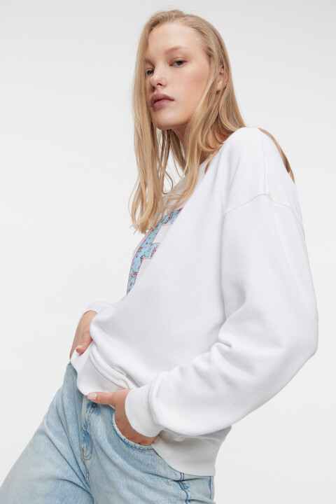 Свитшот oversize хлопковый с принтом-вышивкой, Белый, Свитшот oversize хлопковый с принтом-вышивкой
Свитшот oversize хлопковый с принтом-вышивкой, Белый, Свитшот oversize хлопковый с принтом-вышивкой