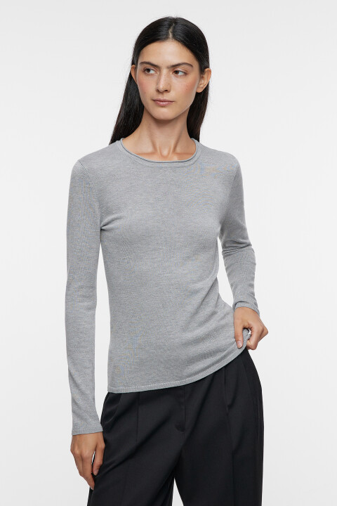 Джемпер вязаный вискозный полуприлегающего кроя, Серый, Джемпер вязаный вискозный полуприлегающего кроя
Джемпер вязаный вискозный полуприлегающего кроя, Серый, Джемпер вязаный вискозный полуприлегающего кроя