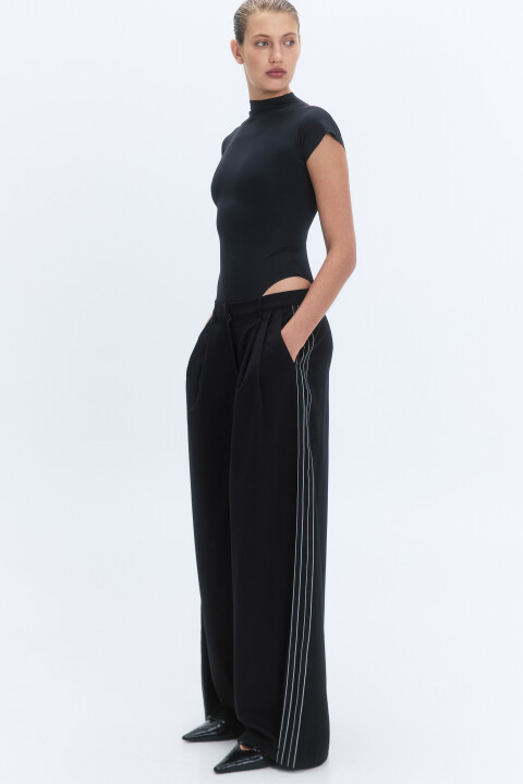 Брюки широкие костюмные с лампасами, Черный, Брюки широкие костюмные с лампасами
Брюки широкие костюмные с лампасами, Черный, Брюки широкие костюмные с лампасами