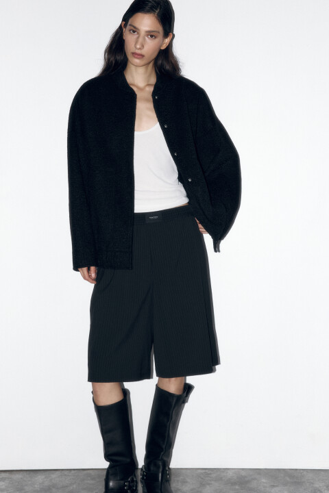 Куртка-бомбер oversize из ворсистой ткани, Черный, Куртка-бомбер oversize из ворсистой ткани
Куртка-бомбер oversize из ворсистой ткани, Черный, Куртка-бомбер oversize из ворсистой ткани