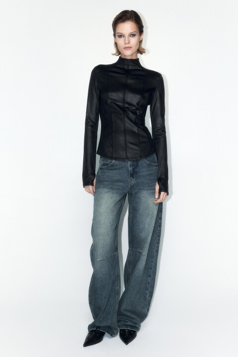 Лонгслив на молнии из трикотажа с имитацией кожи, Черный, Лонгслив на молнии из трикотажа с имитацией кожи
Лонгслив на молнии из трикотажа с имитацией кожи, Черный, Лонгслив на молнии из трикотажа с имитацией кожи