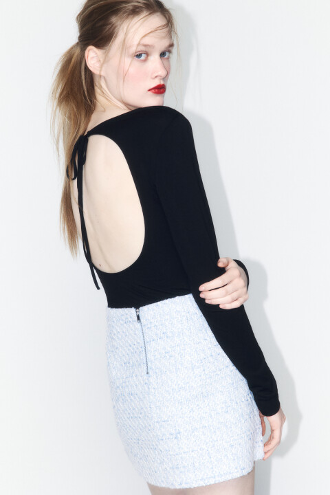 Лонгслив вискозный с вырезом и завязками на спине, Черный, Лонгслив вискозный с вырезом и завязками на спине
Лонгслив вискозный с вырезом и завязками на спине, Черный, Лонгслив вискозный с вырезом и завязками на спине