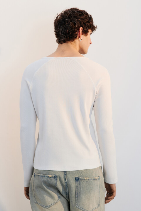 Лонгслив в рубчик с фигурным вырезом, Молочный, Лонгслив в рубчик с фигурным вырезом
Лонгслив в рубчик с фигурным вырезом, Молочный, Лонгслив в рубчик с фигурным вырезом