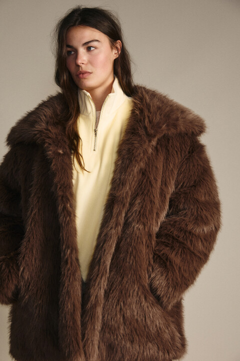 Шуба короткая с длинным ворсом, Коричневый, Шуба короткая с длинным ворсом
Шуба короткая с длинным ворсом, Коричневый, Шуба короткая с длинным ворсом