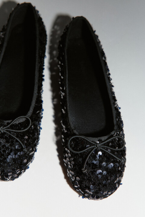 Балетки с пайетками и бантиком, Черный, Балетки с пайетками и бантиком
Балетки с пайетками и бантиком, Черный, Балетки с пайетками и бантиком