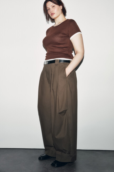 Брюки barrel fit с подворотами и защипами, Коричневый, Брюки barrel fit с подворотами и защипами
Брюки barrel fit с подворотами и защипами, Коричневый, Брюки barrel fit с подворотами и защипами