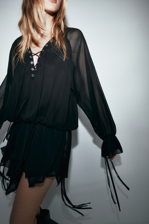 Платье мини шифоновое на шнуровке с лентами, Черный, Платье мини шифоновое на шнуровке с лентами
Платье мини шифоновое на шнуровке с лентами, Черный, Платье мини шифоновое на шнуровке с лентами