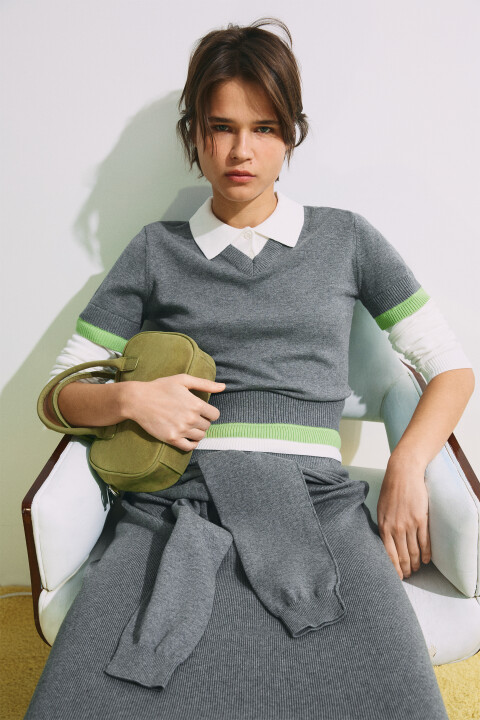 Джемпер-поло вязаный с имитацией второго слоя, Серый, Джемпер-поло вязаный с имитацией второго слоя
Джемпер-поло вязаный с имитацией второго слоя, Серый, Джемпер-поло вязаный с имитацией второго слоя