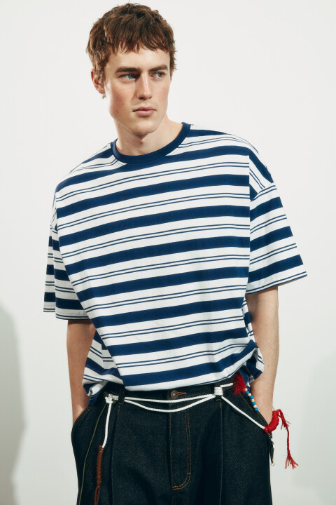 Футболка хлопковая оверсайз в полоску, Синий, Футболка хлопковая оверсайз в полоску
Футболка хлопковая оверсайз в полоску, Синий, Футболка хлопковая оверсайз в полоску