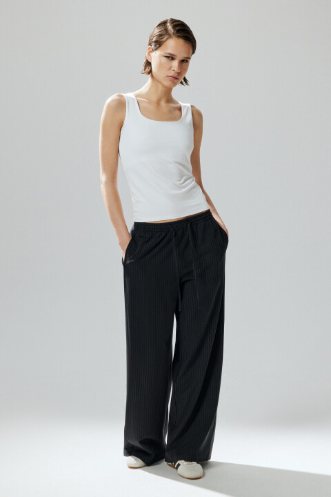 Майка гладкая на широких бретелях, Белый, Майка гладкая на широких бретелях
Майка гладкая на широких бретелях, Белый, Майка гладкая на широких бретелях