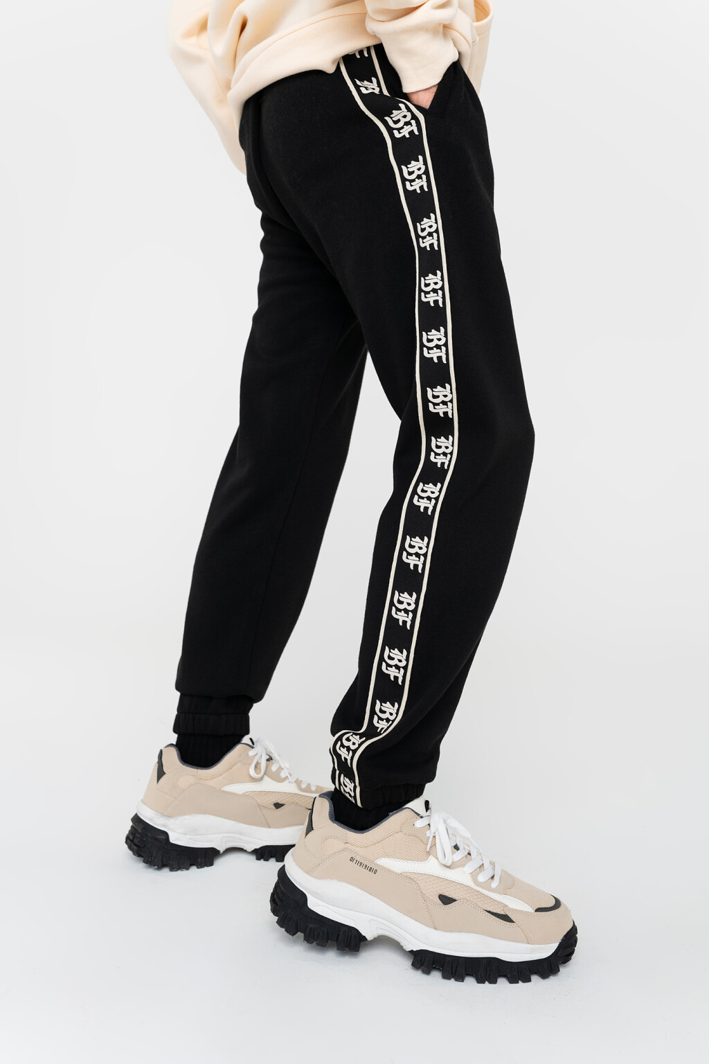 брюки муж. - цвет черный - 2