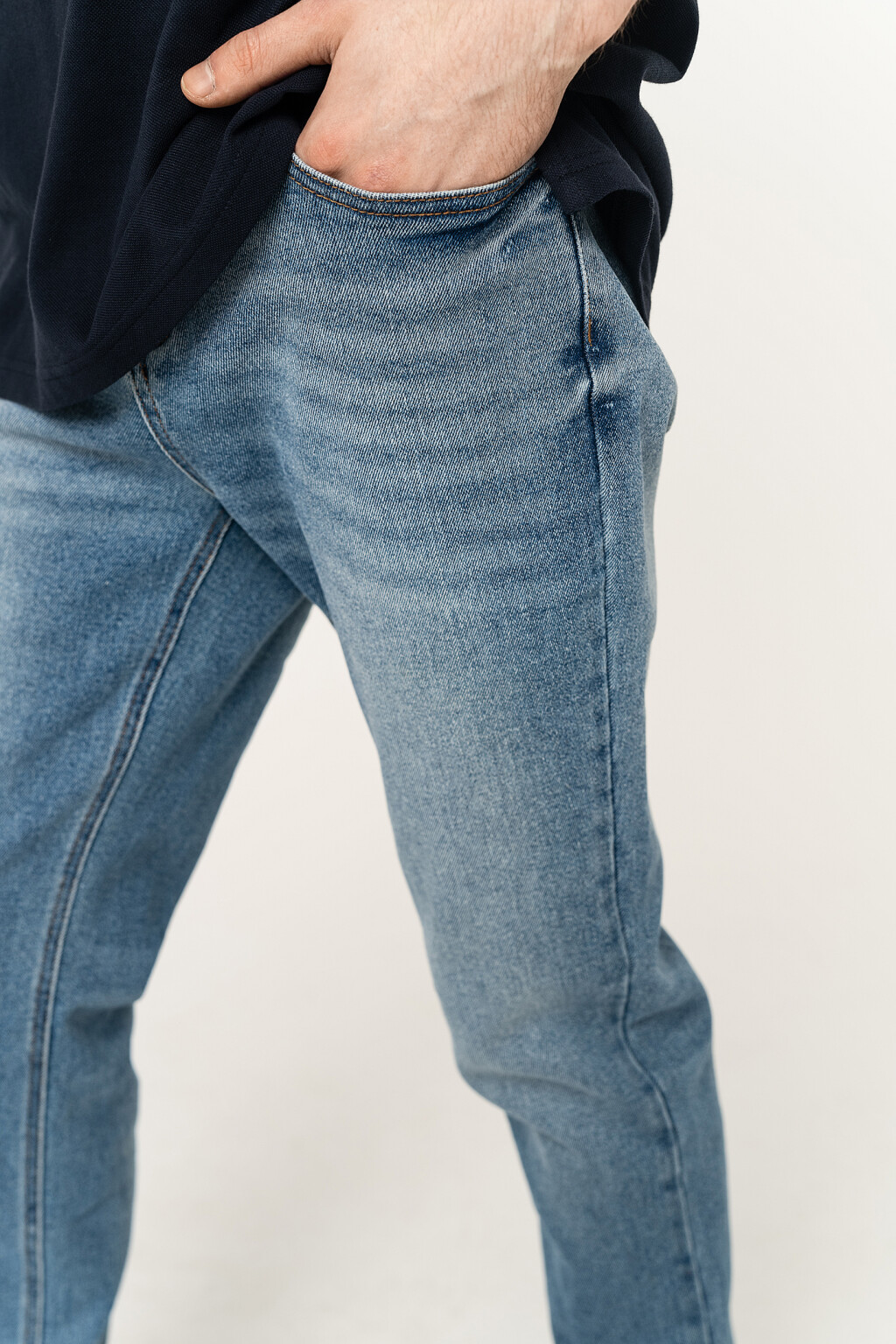 брюки джинсовые - цвет голубой - 3