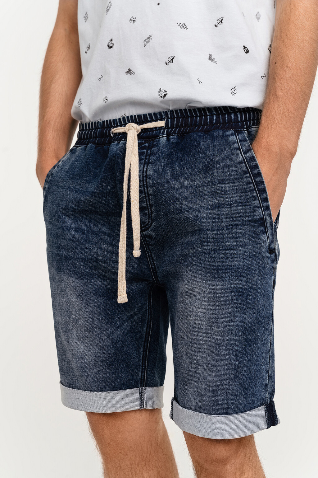 Шорты джинсовые с эластичным поясом на завязках - цвет голубой - 3