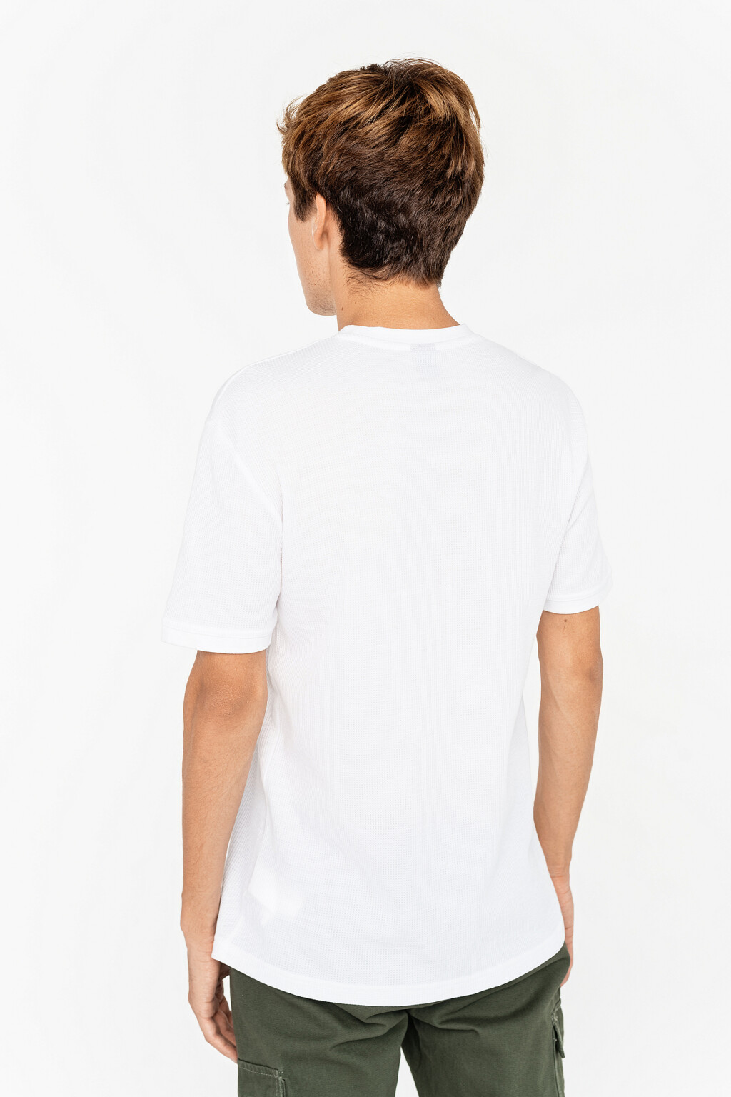 Футболка трикотажная из фактурной ткани - цвет белый - 3