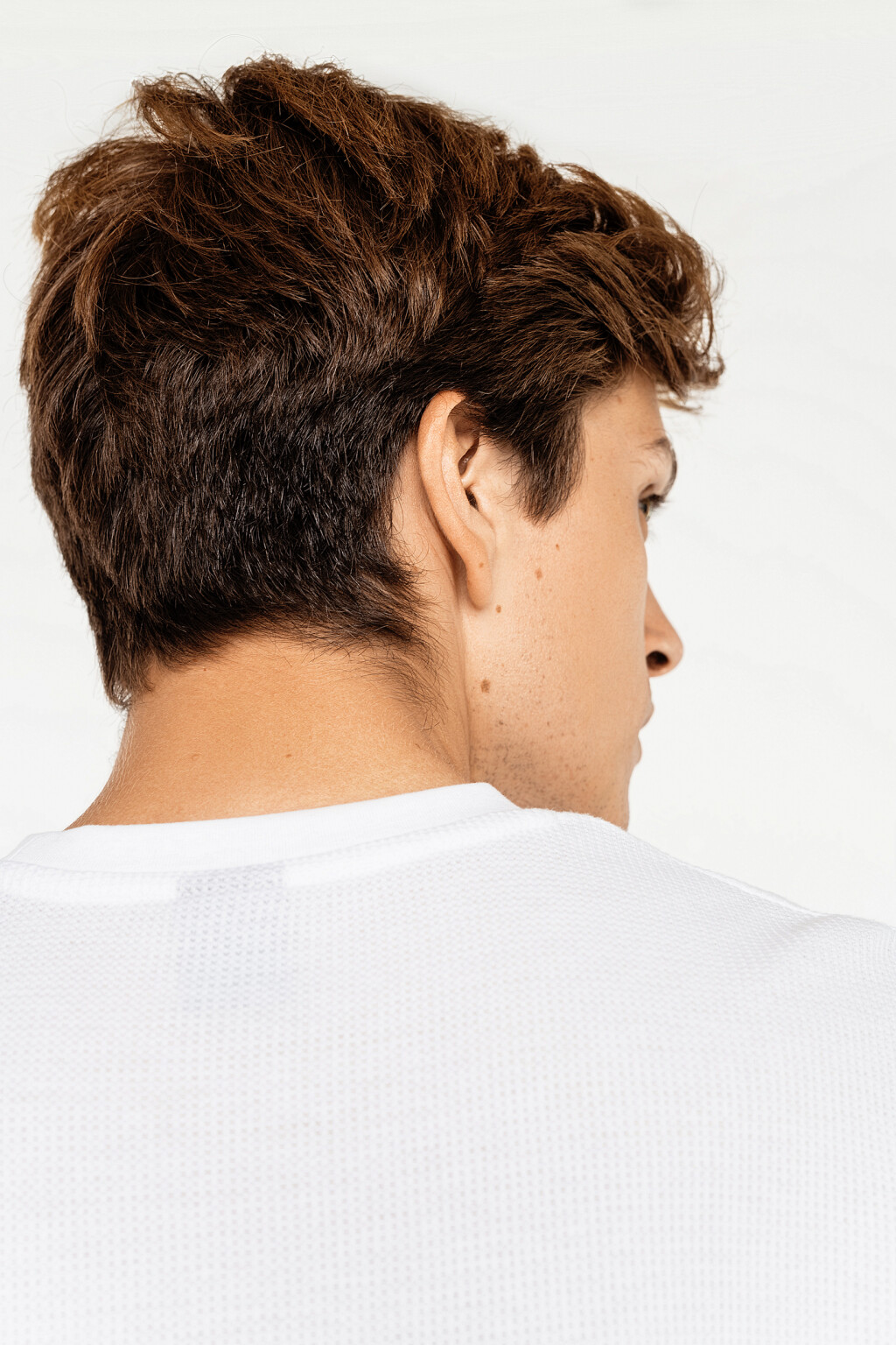 Футболка трикотажная из фактурной ткани - цвет белый - 4