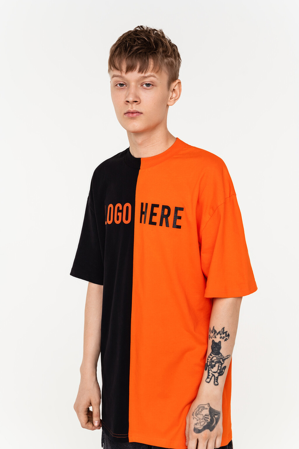 Футболка двухцветная в стиле колор-блок - цвет черный - 2