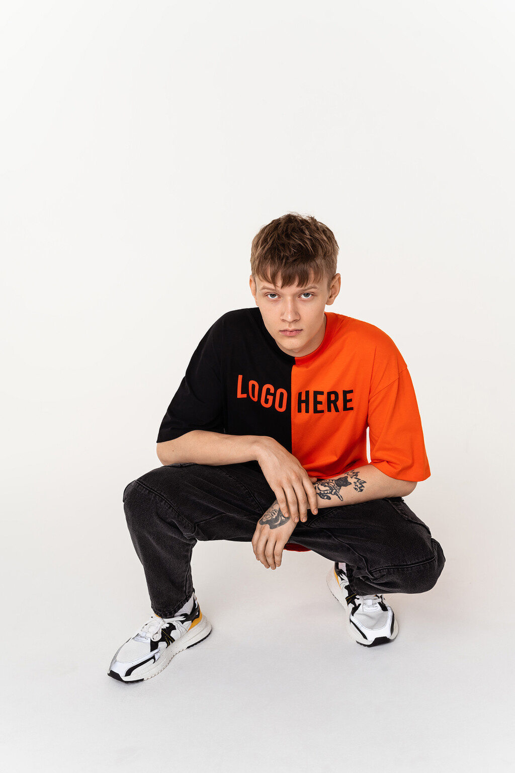 Футболка двухцветная в стиле колор-блок - цвет черный - 4