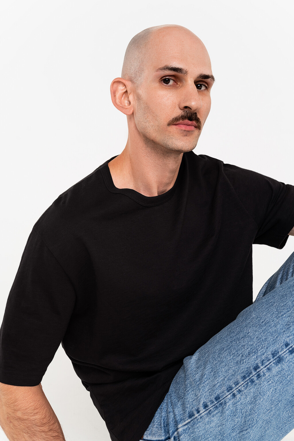 Футболка хлопковая oversize с эффектом потертости - цвет черный - 4
