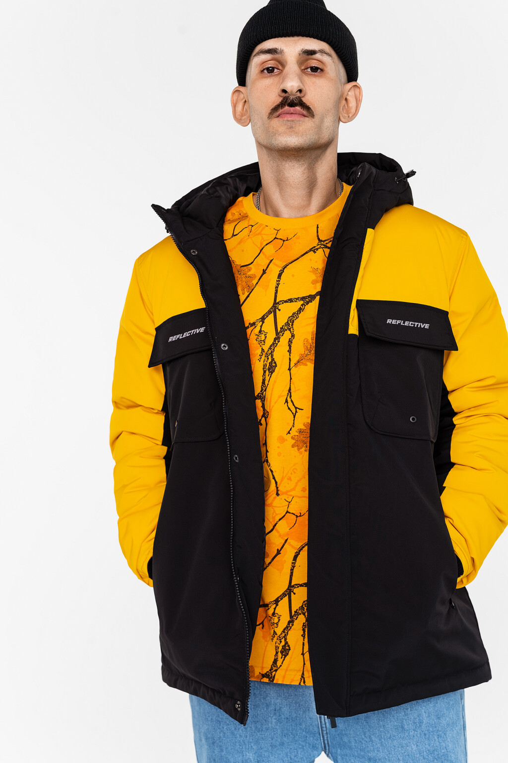 Куртка утепленная в стиле колор-блок с капюшоном - цвет желтый - 2