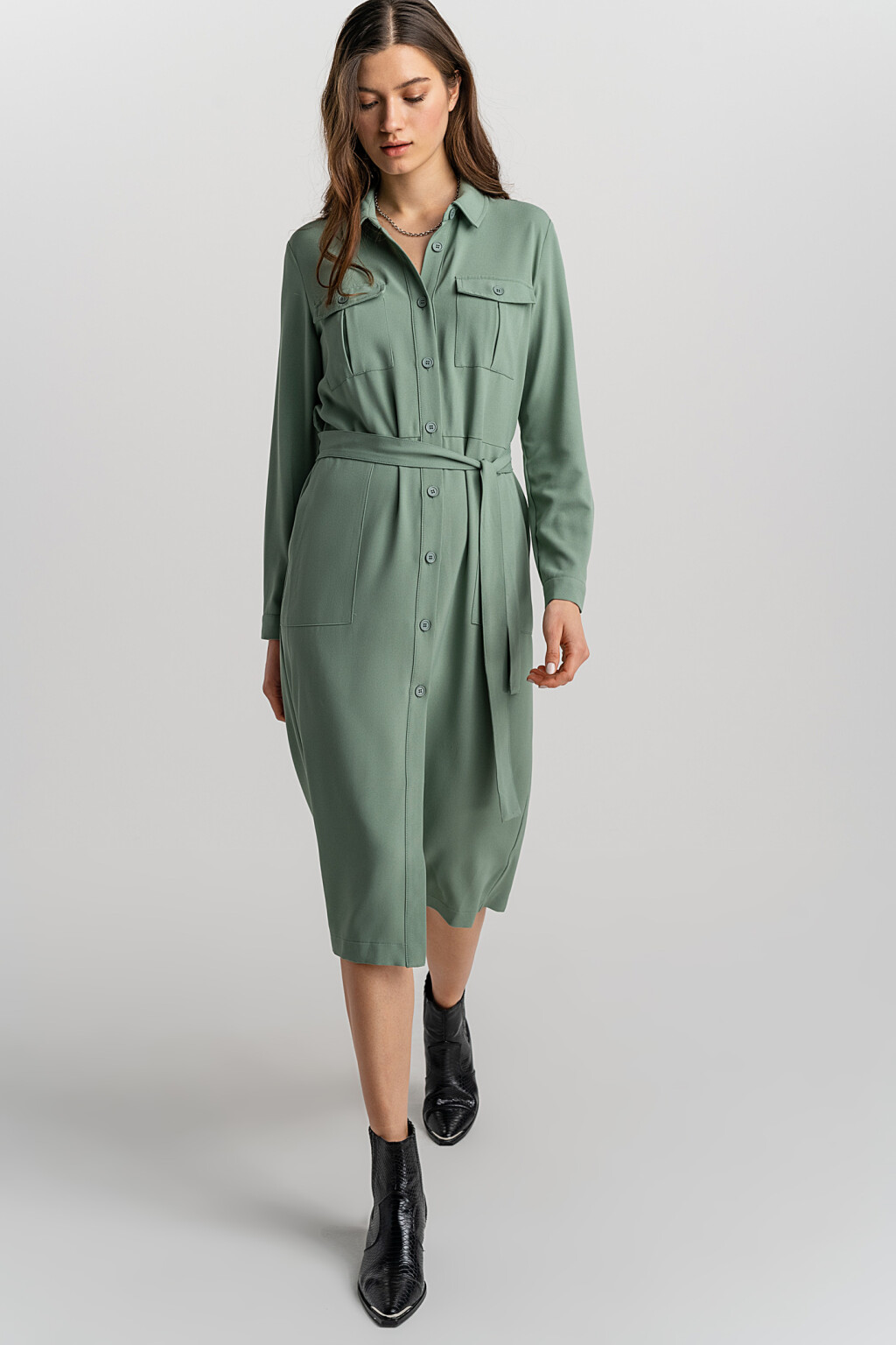 платье-рубашка на пуговицах по всей длине с поясом - цвет зеленый - 1