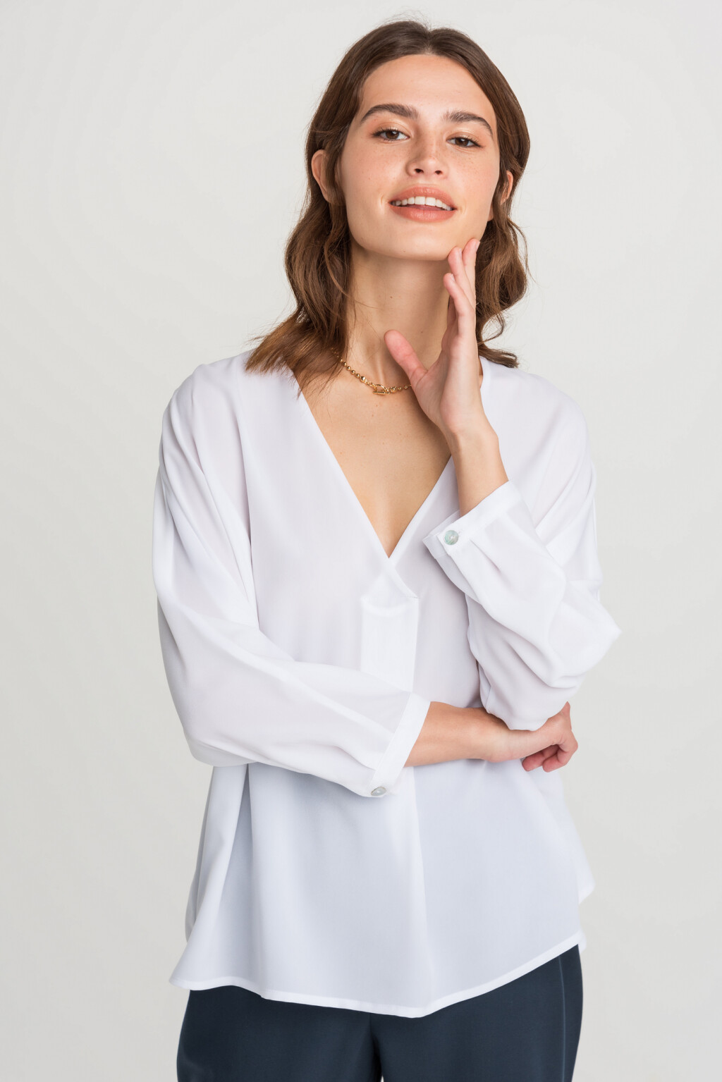 блузка oversize с рукавом 3/4 и треугольным вырезом - цвет белый - 3