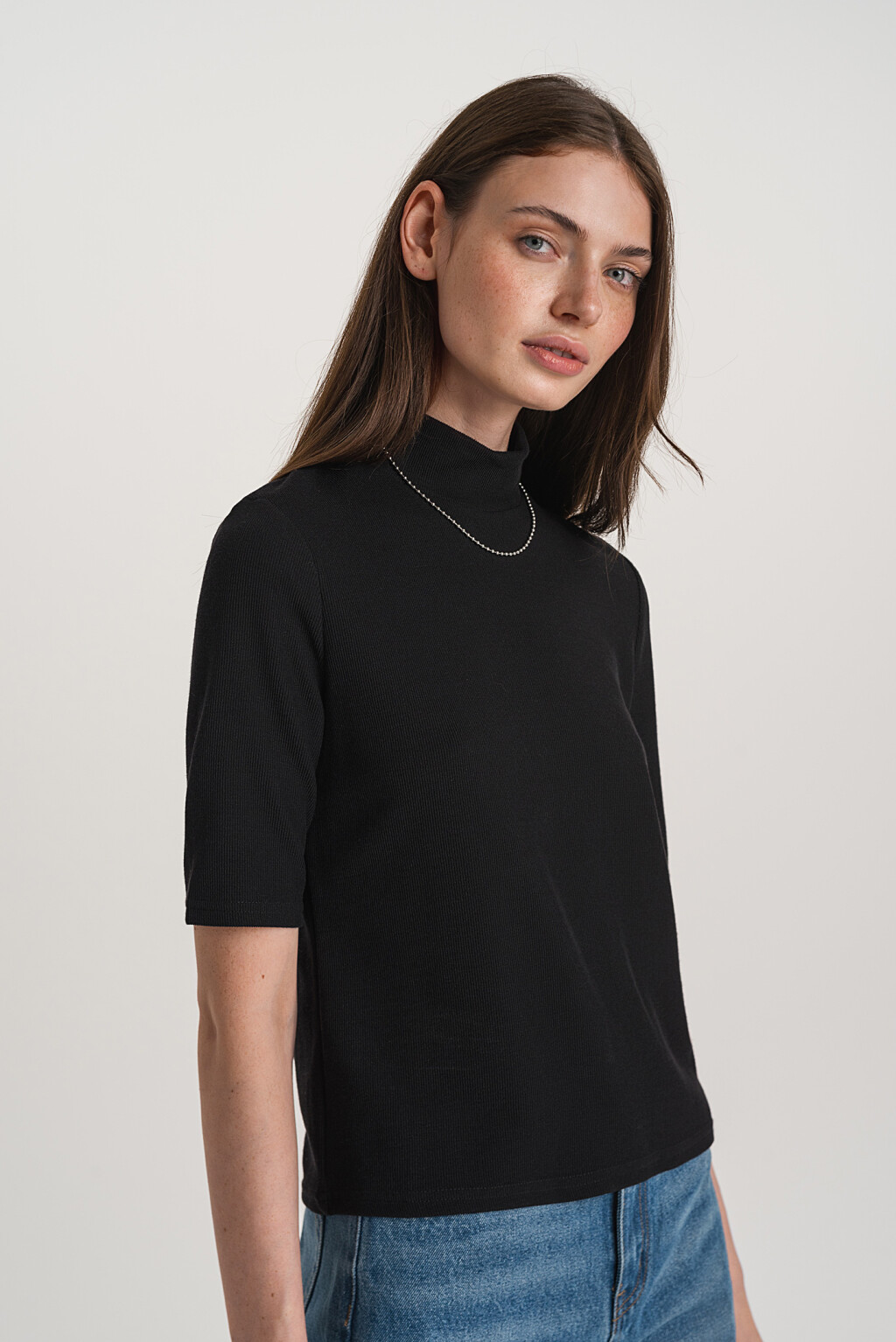 джемпер с коротким рукавом и воротником-стойкой - цвет черный - 3