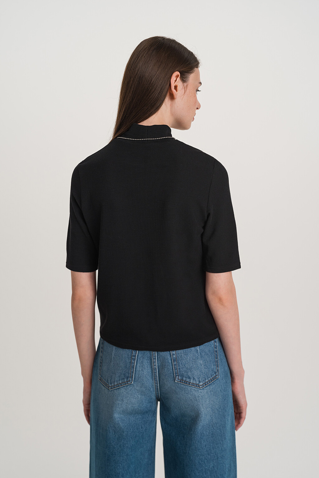 джемпер с коротким рукавом и воротником-стойкой - цвет черный - 5