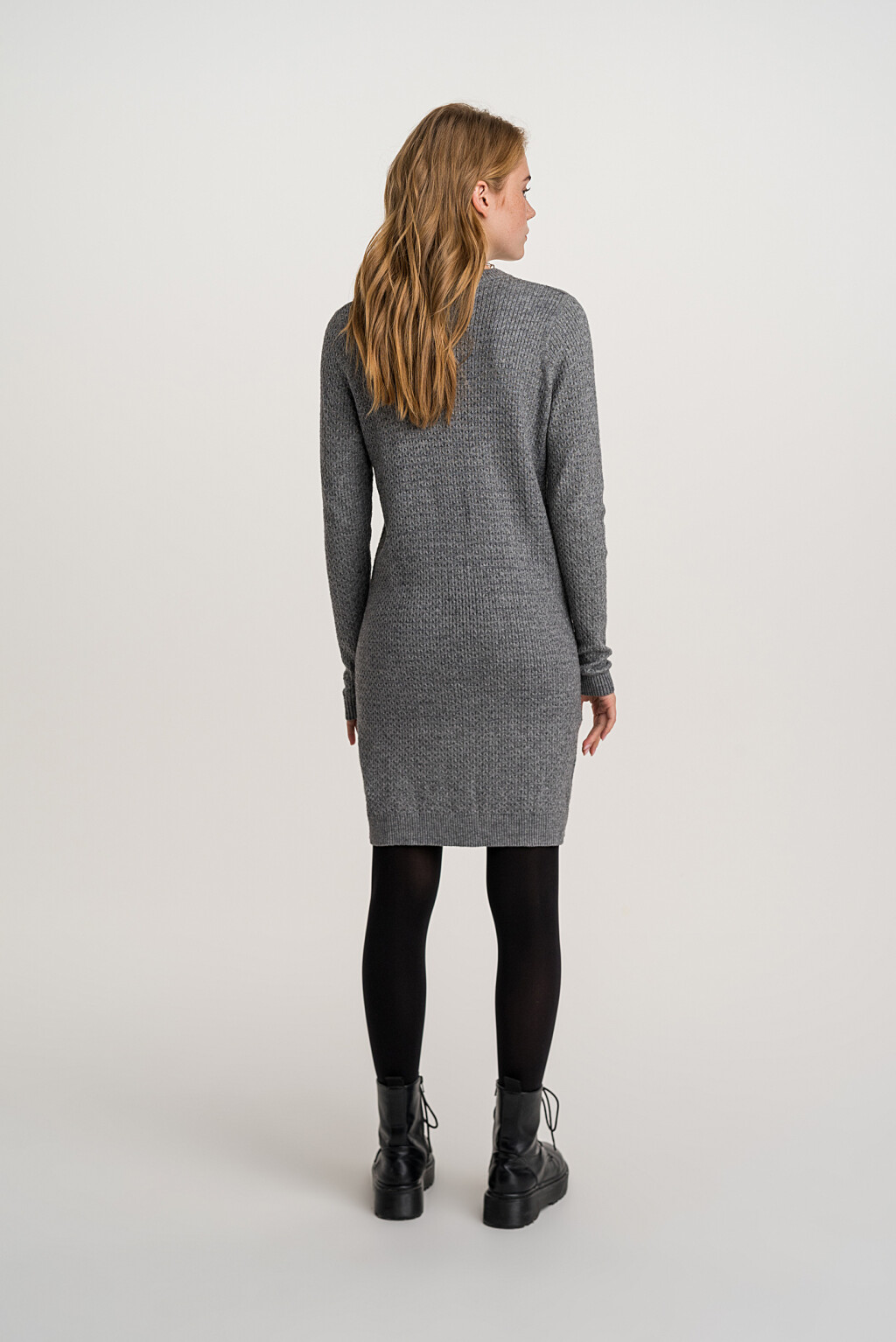 платье-свитер вязки косами с удлиненными рукавами - цвет серый - 6