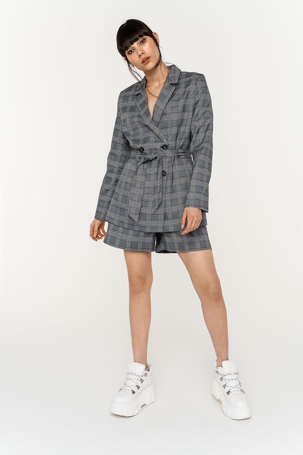 шорты классические с защипами у пояса спереди - цвет серый - 5