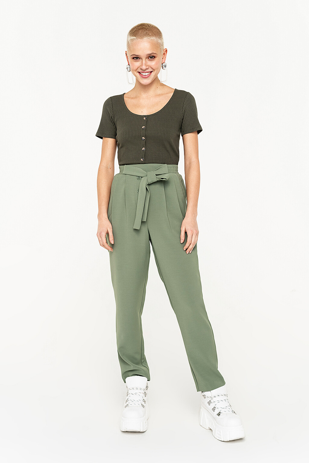 брюки-бананы с резинкой и завязками на поясе - цвет зеленый - 2