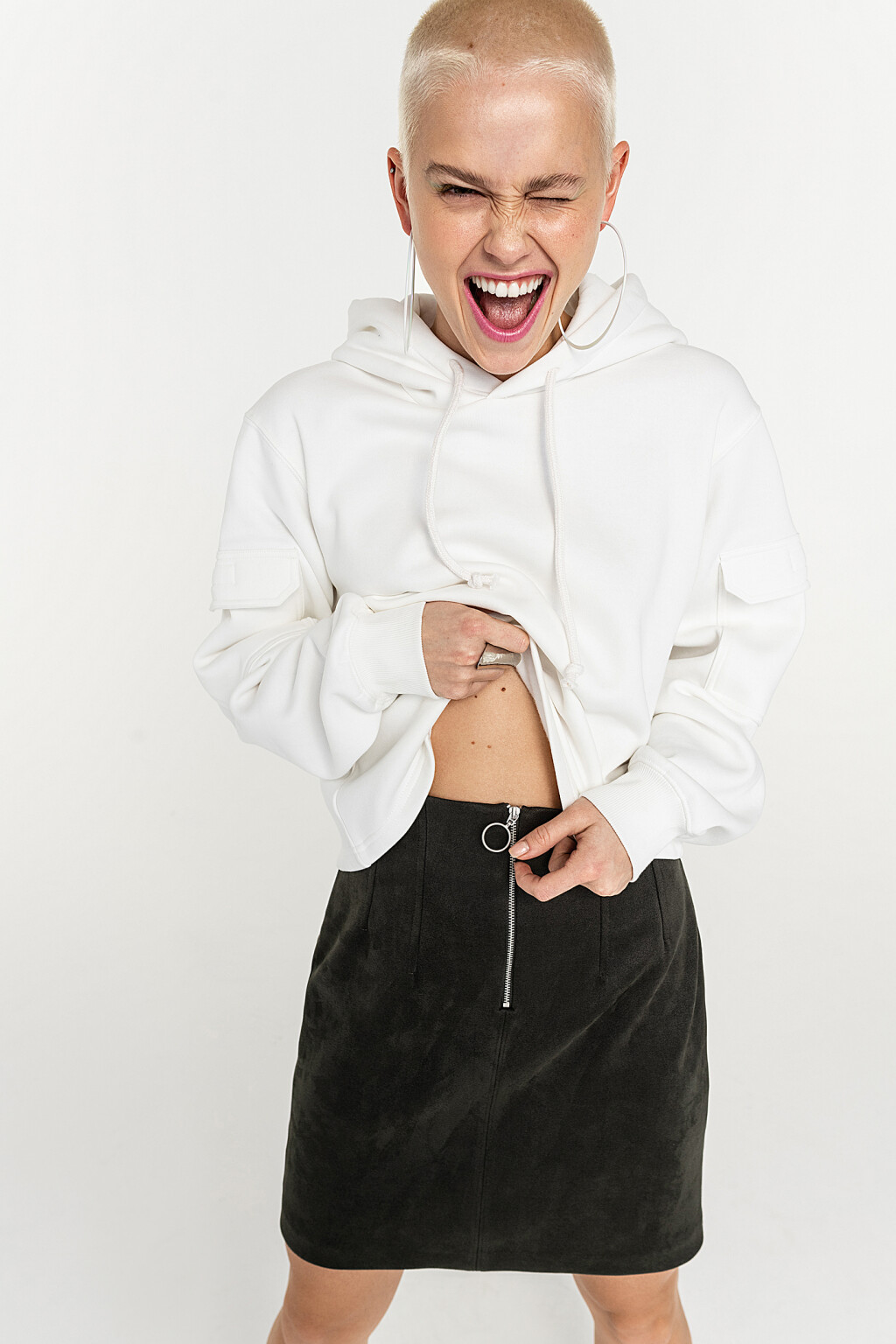 юбка мини из экозамши на молнии спереди - цвет зеленый - 1