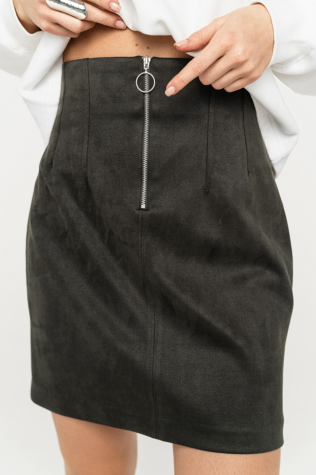 юбка мини из экозамши на молнии спереди - цвет зеленый - 5