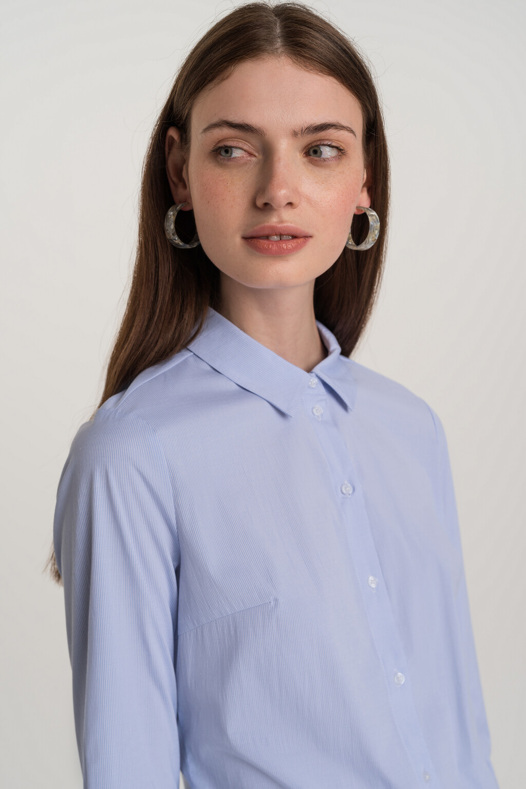 рубашка свободного кроя на пуговицах - цвет голубой - 1
