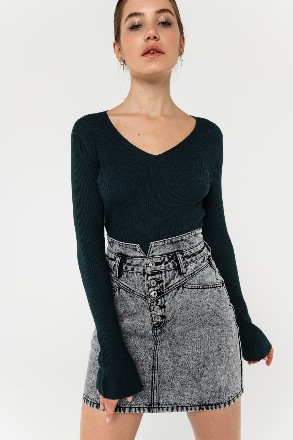 джемпер с рубчик с треугольным вырезом - цвет зеленый - 1