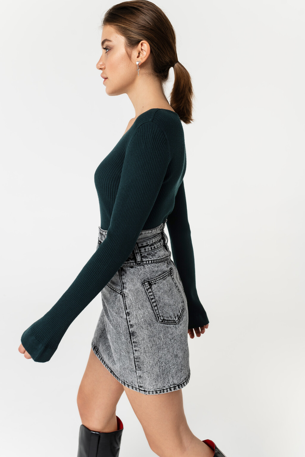 джемпер с рубчик с треугольным вырезом - цвет зеленый - 3