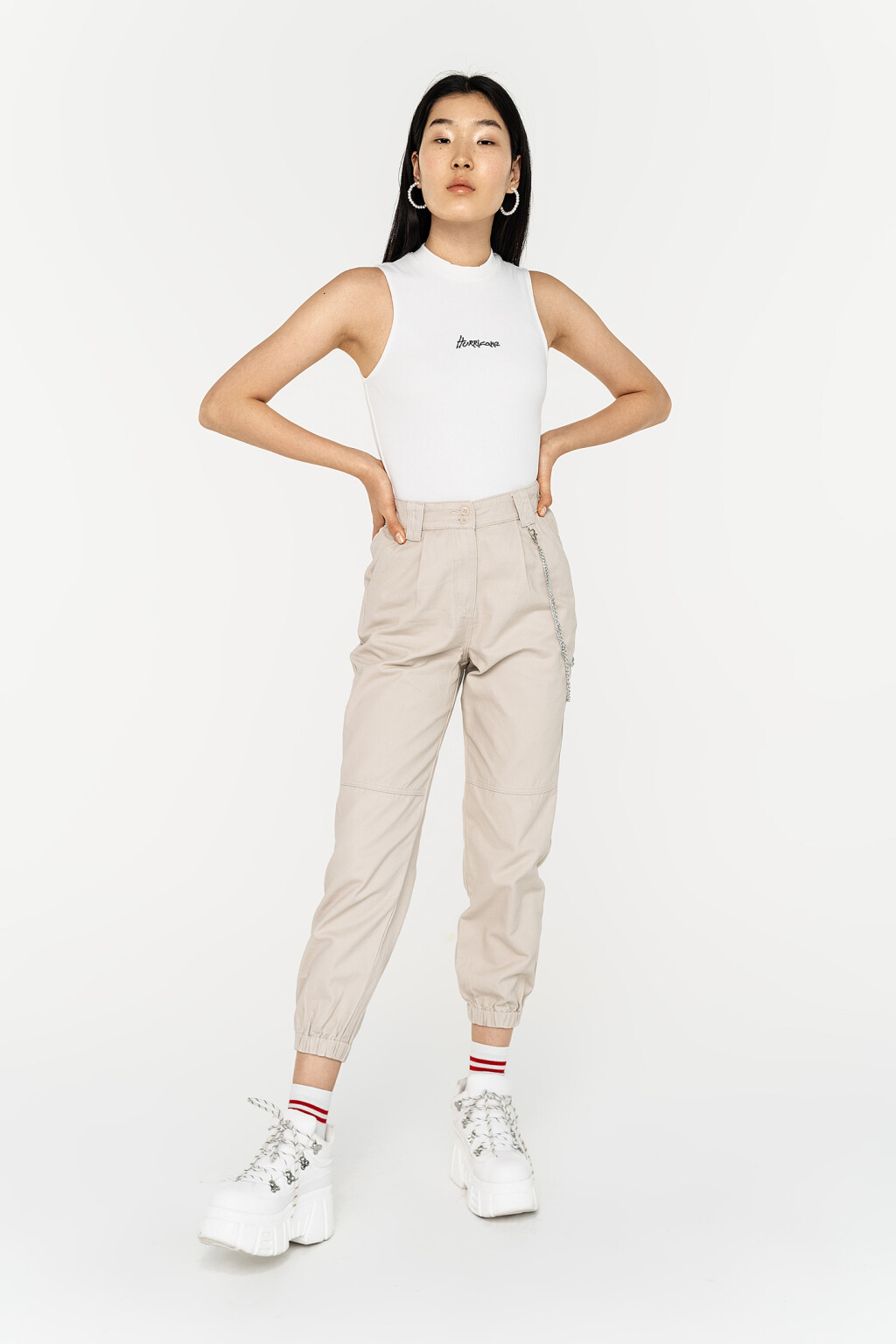 брюки-джоггеры с цепью на карабине - цвет белый - 1