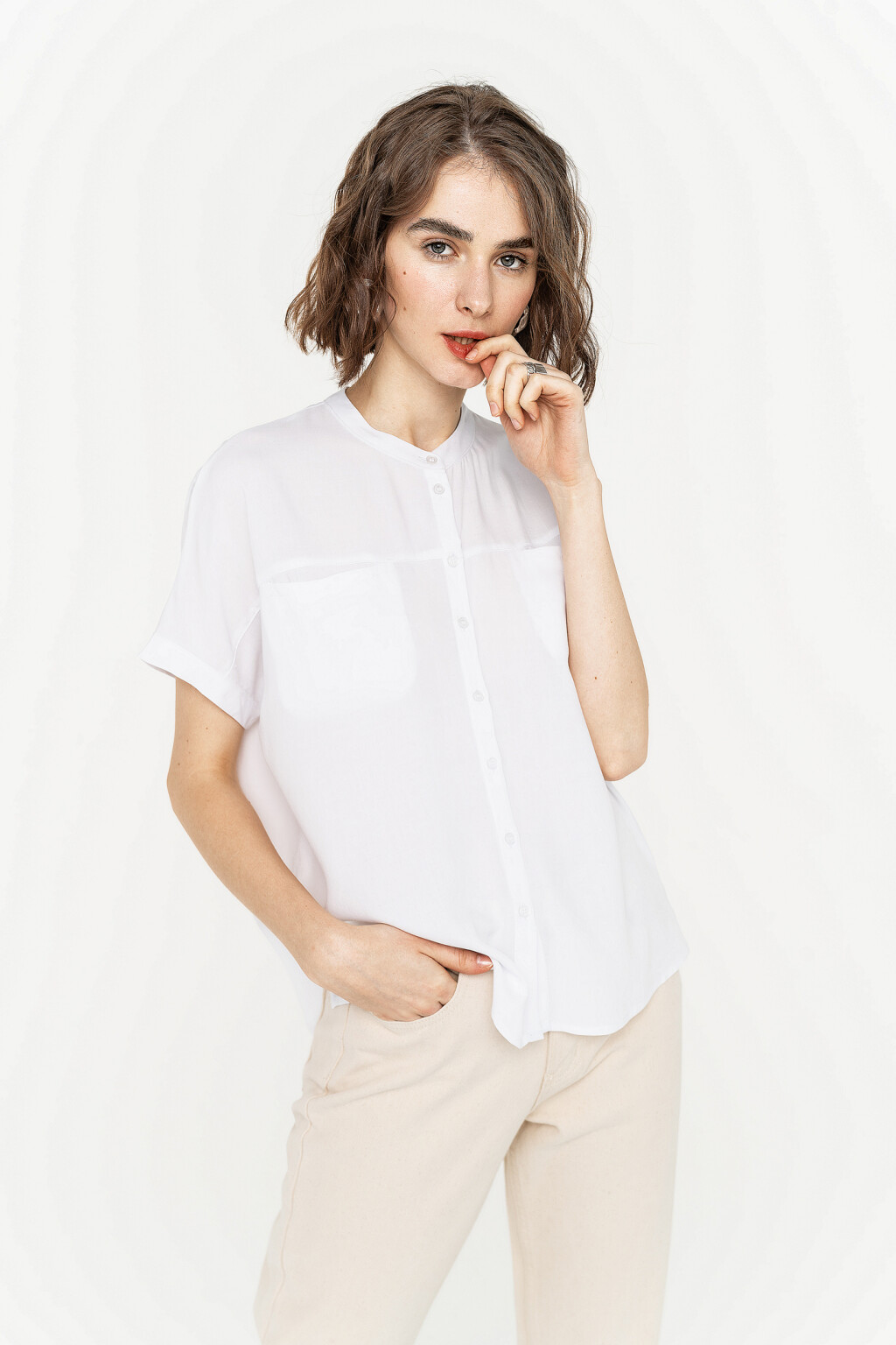 рубашка с короткими рукавами и нагрудными карманами - цвет белый - 3
