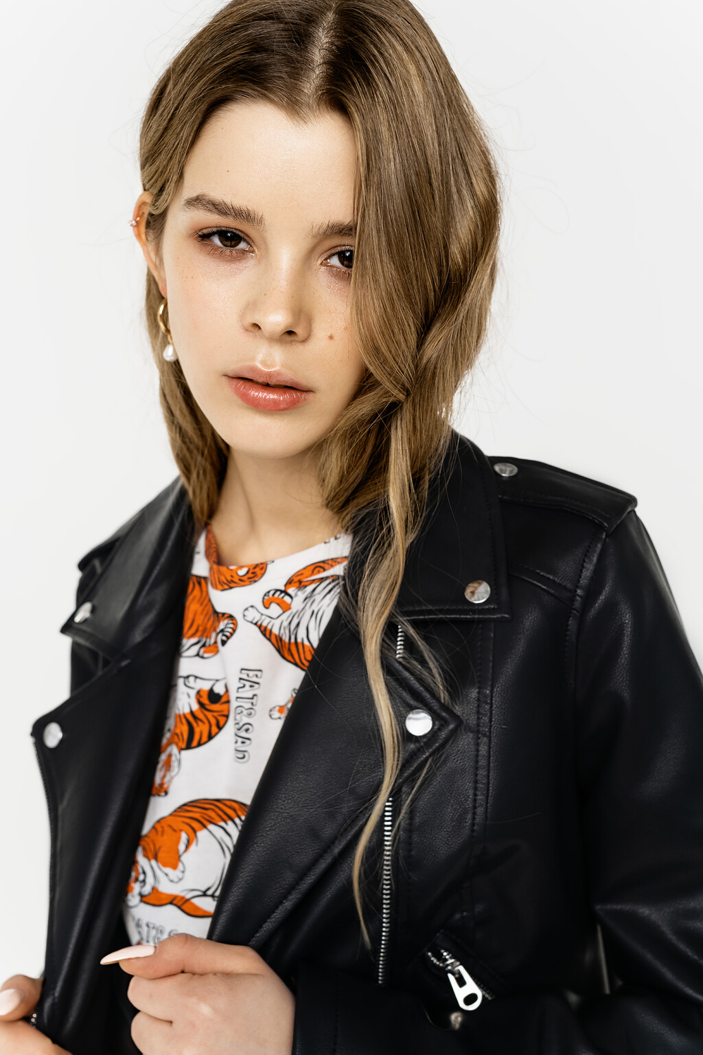 куртка-косуха из экокожи с отложным воротником - цвет черный - 3