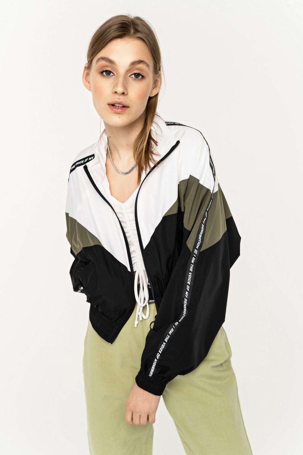 куртка-бомбер короткая в спортивном стиле - цвет зеленый - 2