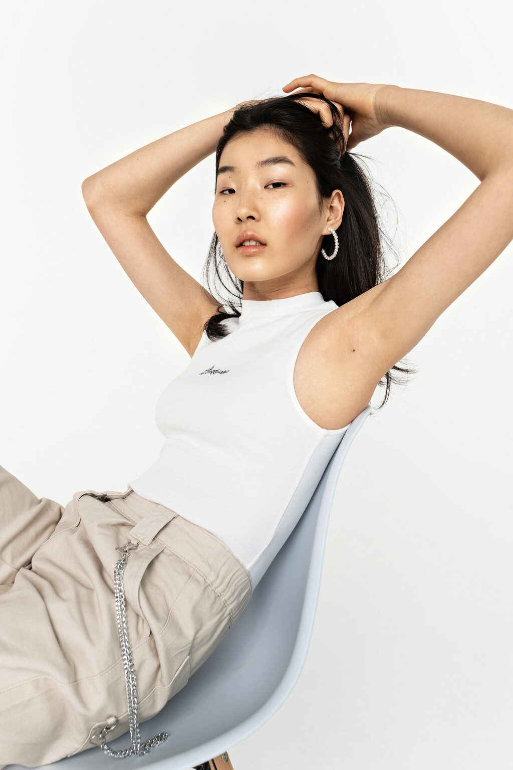 топ трикотажный в рубчик без рукавов - цвет белый - 4