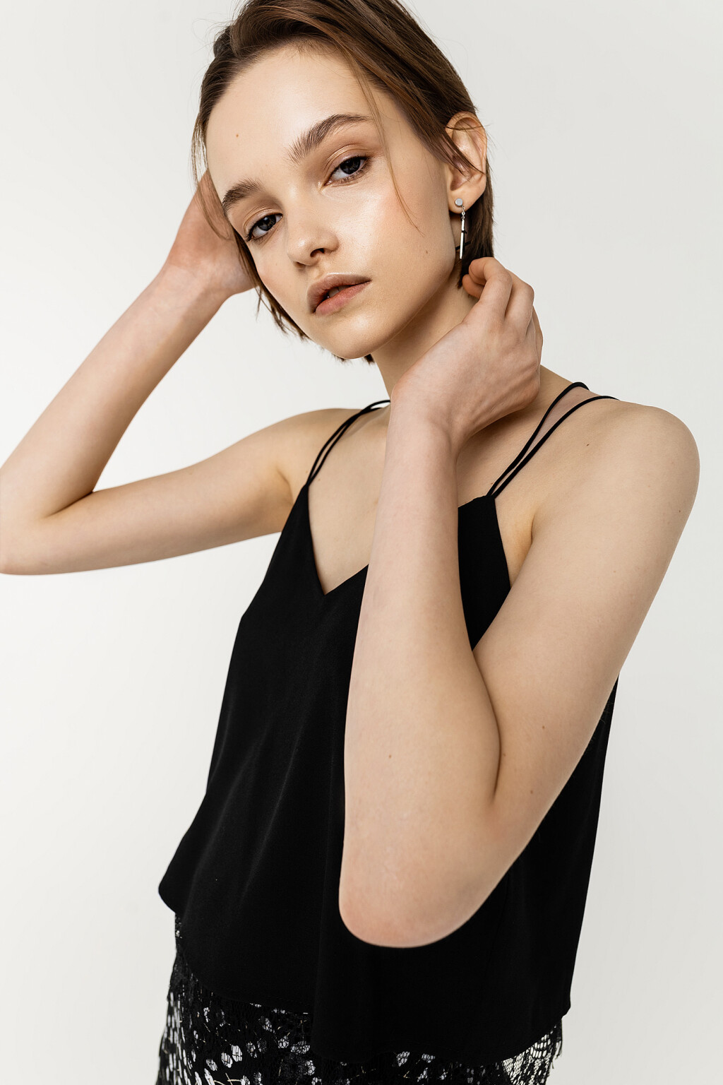 топ в бельевом стиле с двойными тонкими бретелями - цвет черный - 3