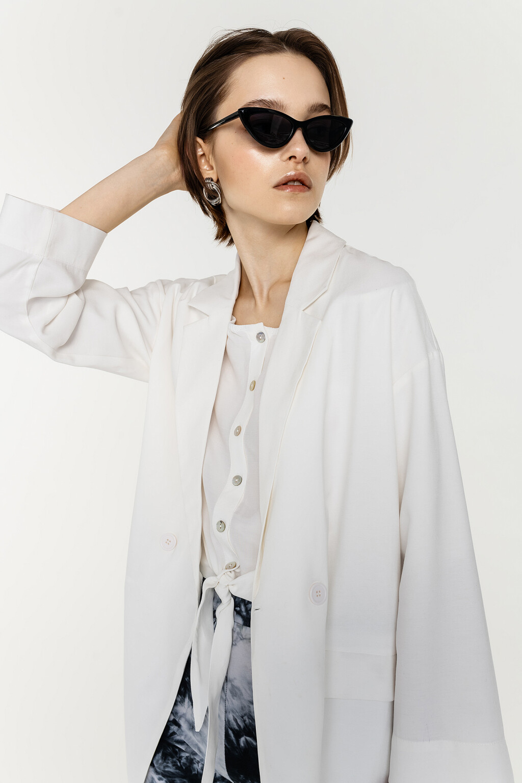 жакет двубортный удлиненный oversize из вискозы - цвет белый - 2