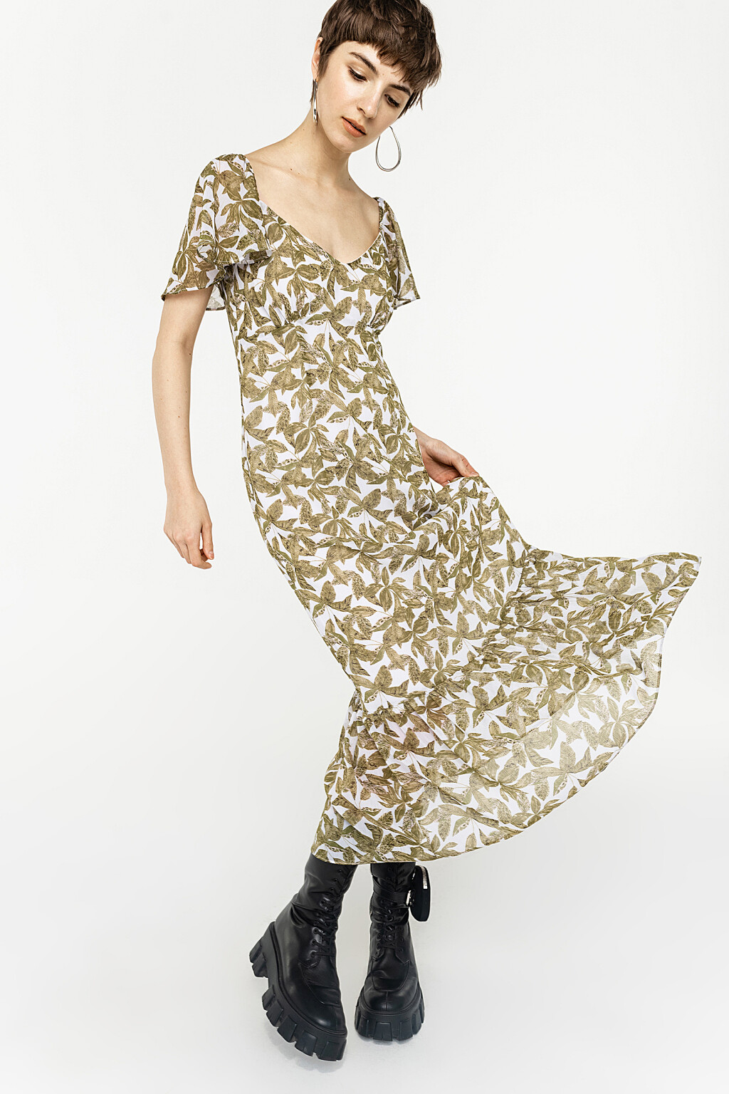 Платье длинное с рукавами-воланами 2021262543$D, цвет: зеленый (132) по цене 1199 рублей - купить в Интернет-магазине «Befree»