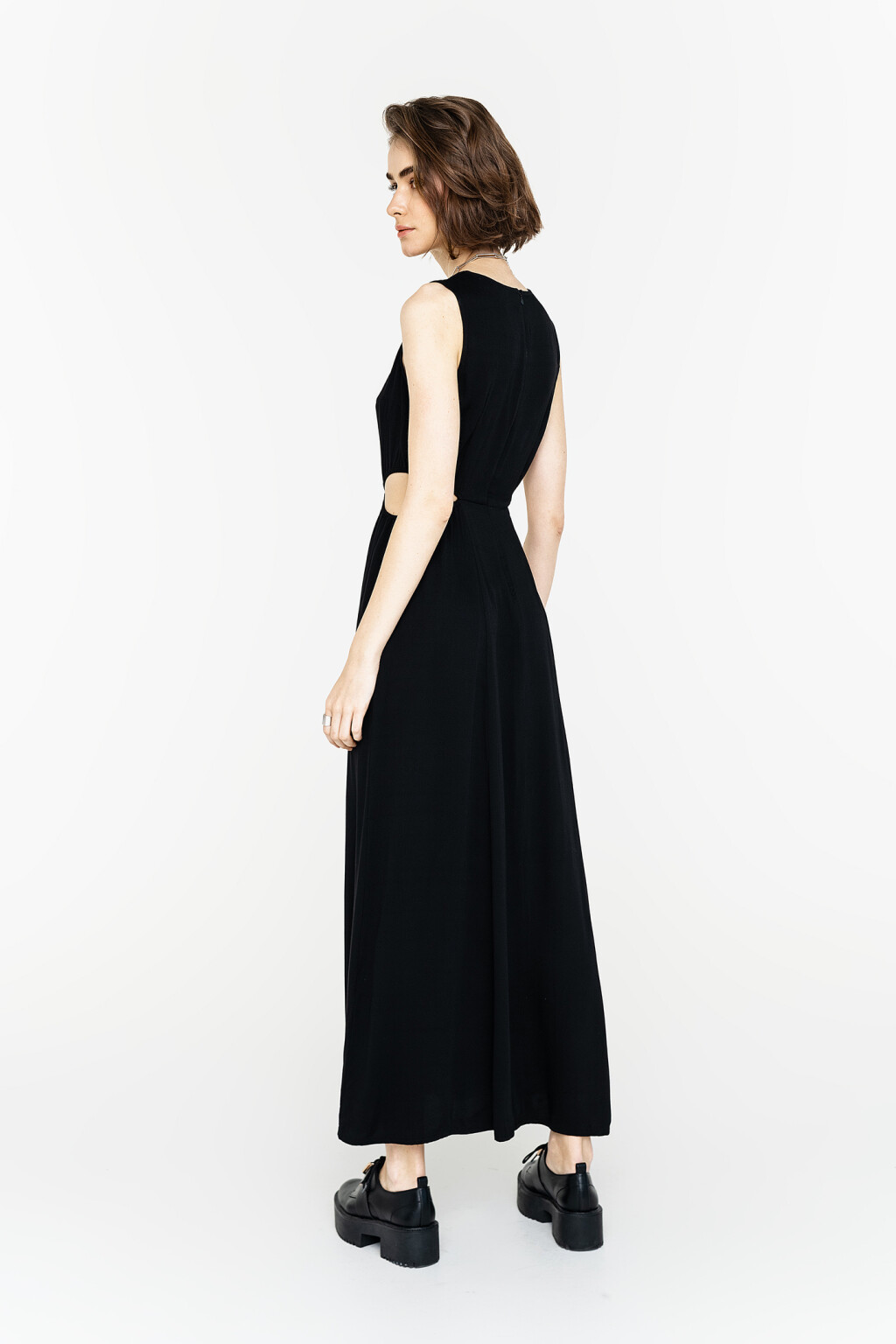 платье длинное без рукавов с разрезами на талии - цвет черный - 4