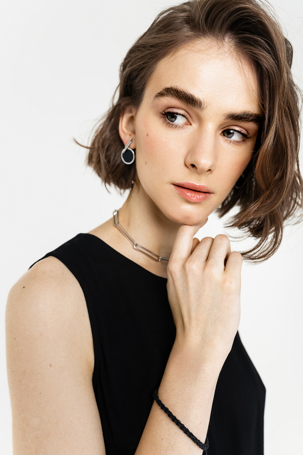 платье длинное без рукавов с разрезами на талии - цвет черный - 6