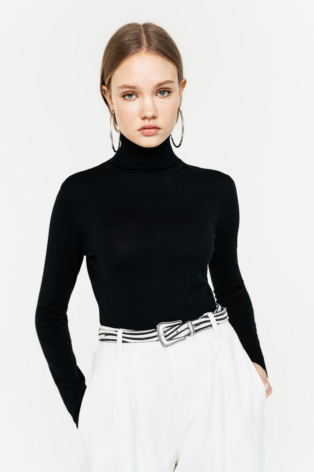 свитер женский - цвет черный - 4