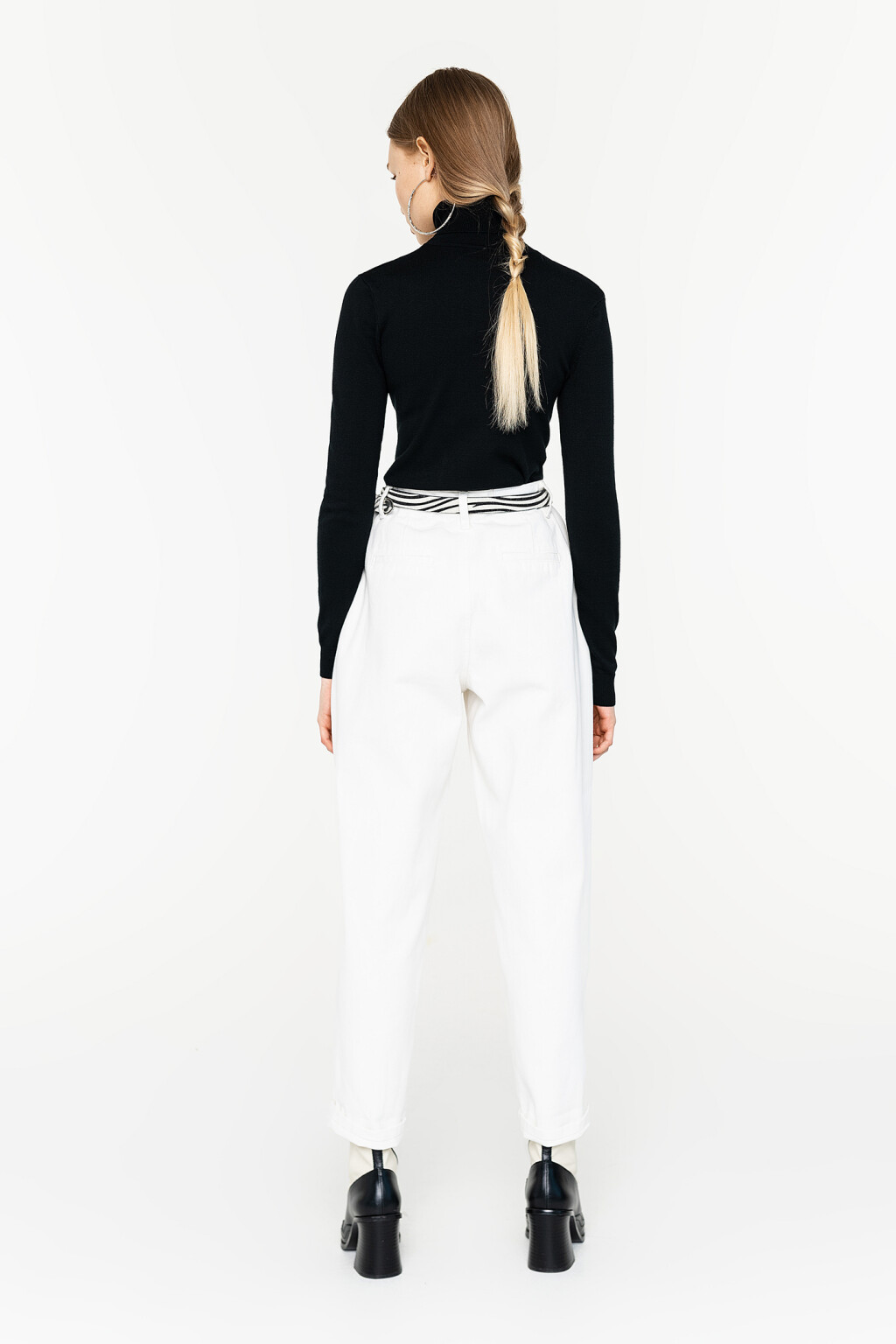 свитер женский - цвет черный - 6