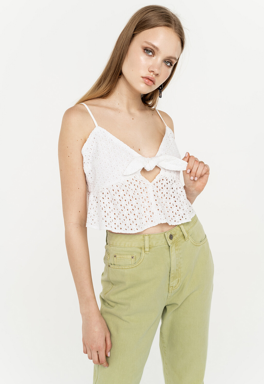топ короткий ажурный с завязками на груди - цвет белый - 1