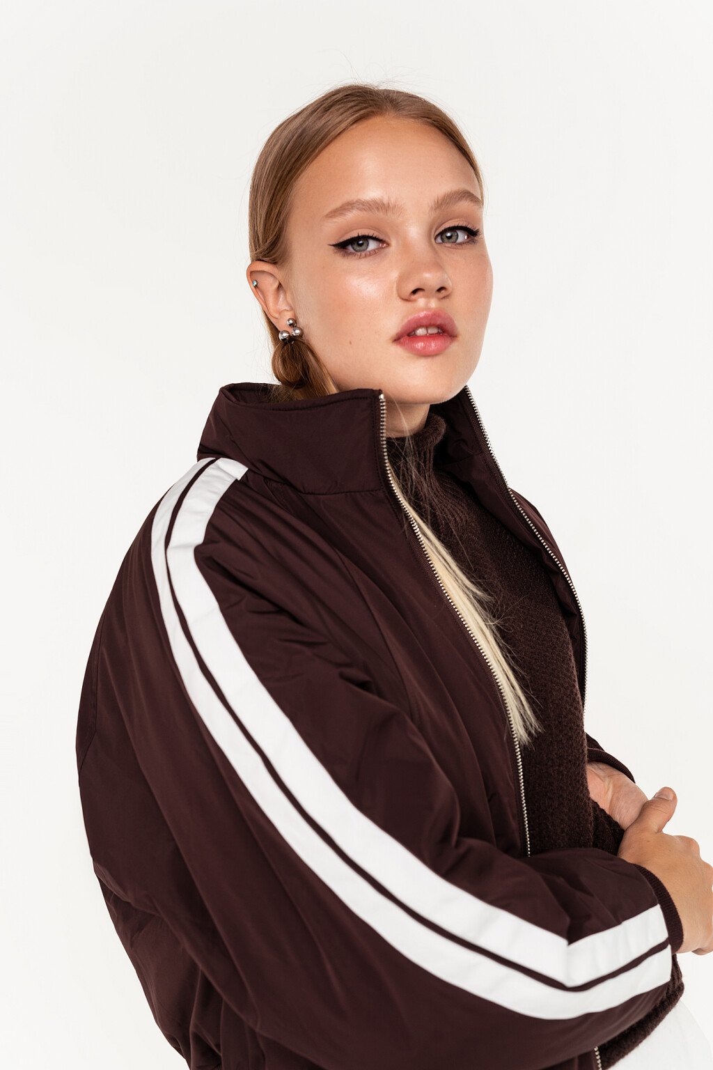 Куртка короткая утепленная в спортивном стиле - цвет бордовый - 1